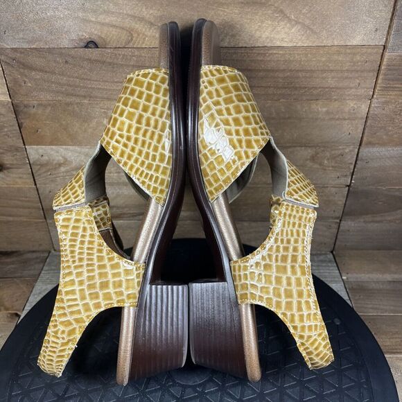 SAS Suntimer Gold Patent Leather Reptile Slingback Sandals Women's Size 8.5 M - Picture 7 of 10